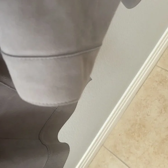 Gorgeous Grey Suede Jacket -100% Leather - Picture 5 of 7